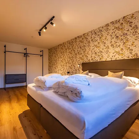 New! Tevini Alpine Apartments By We Rent Zell am See Room photo