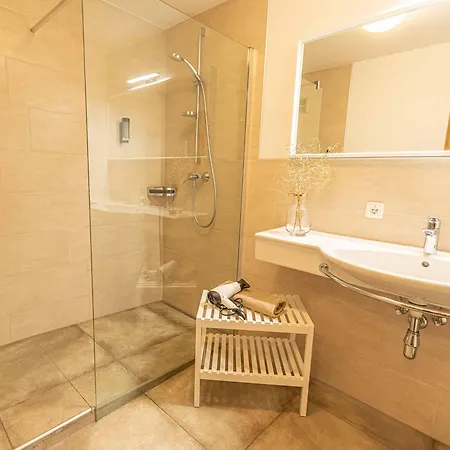 New! Tevini Alpine Apartments By We Rent Zell am See Room photo